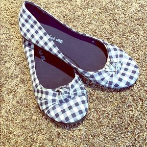 America Eagle flats navy blue checker size 9